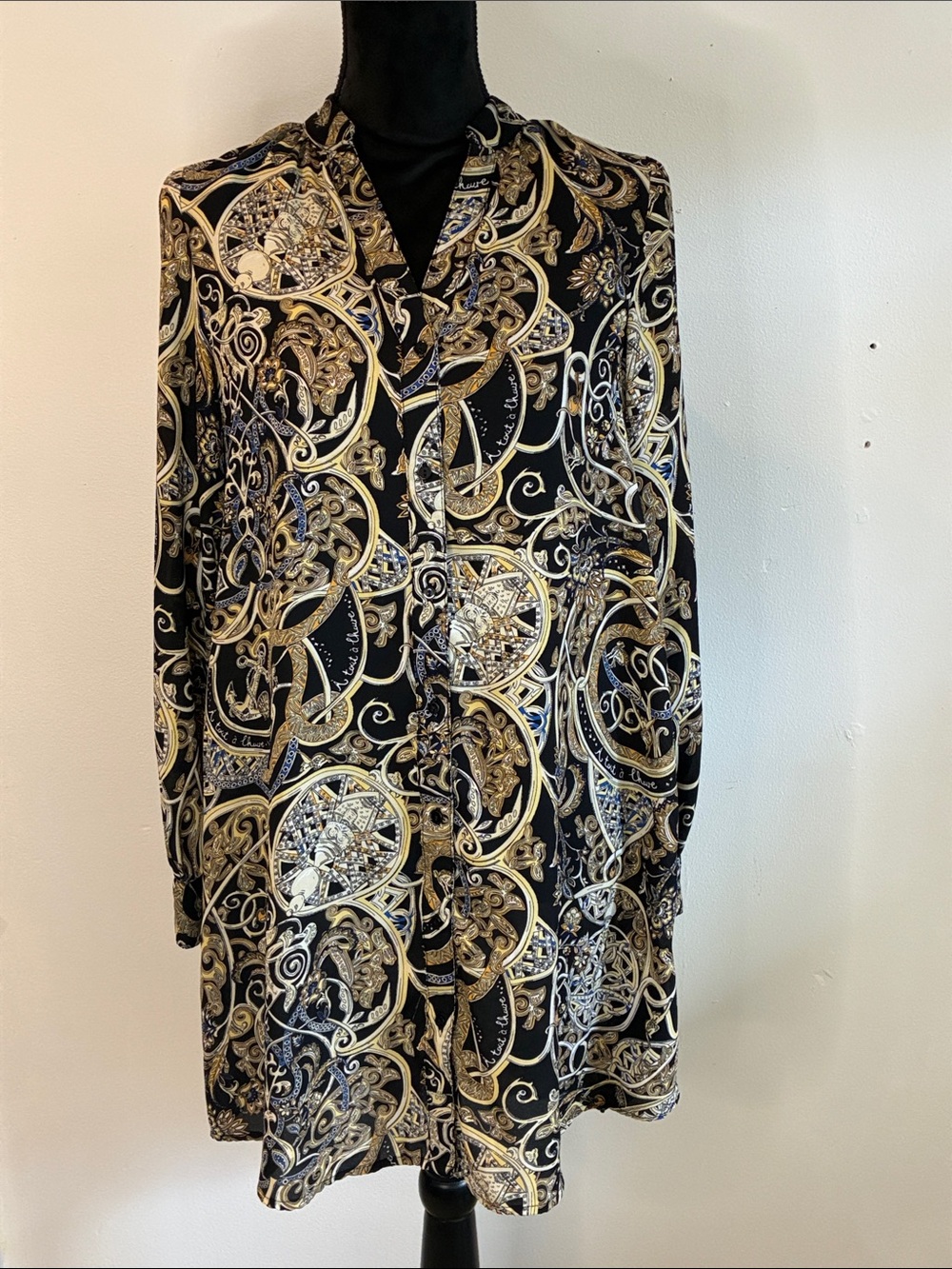 H&M black novelty print button down long sleeves flowy tunic blouse size 2 comfy